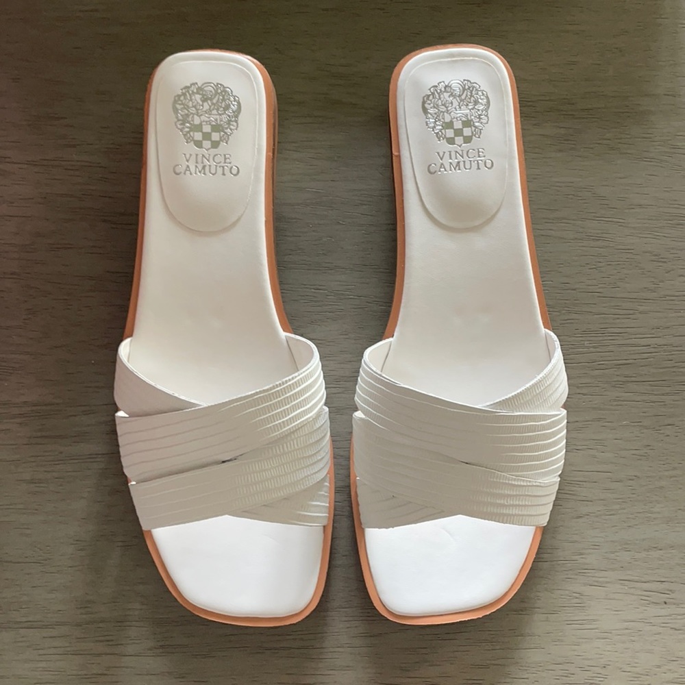 NWT! Vince Camuto Sandals - Size 8.5